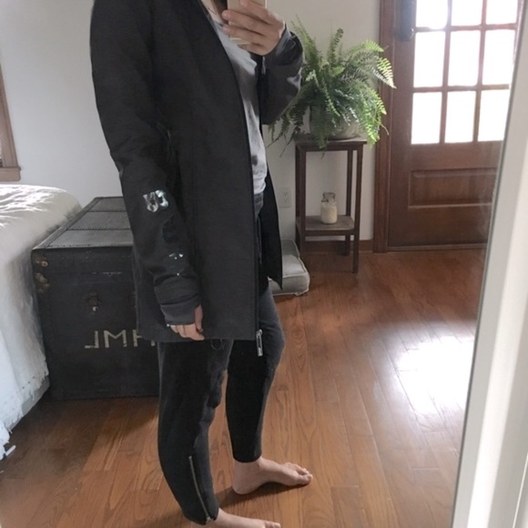 Bench Jacket - Picture 3 of 5